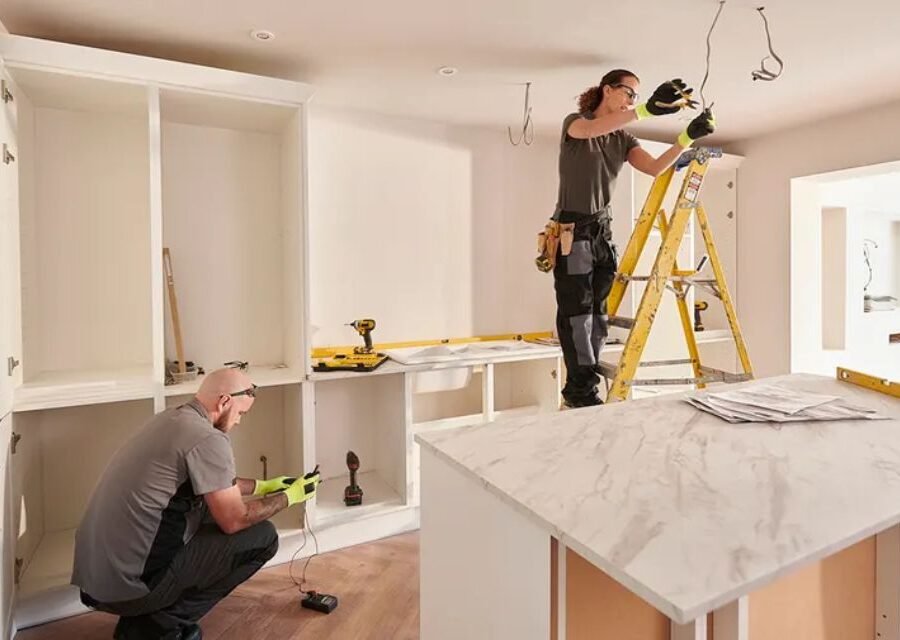 How to Deal with Unexpected Issues During a Home Renovation?