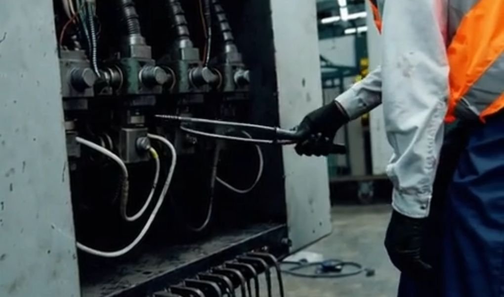 How Electromechanical Contractors Ensure Safety and Compliance in Construction Projects?